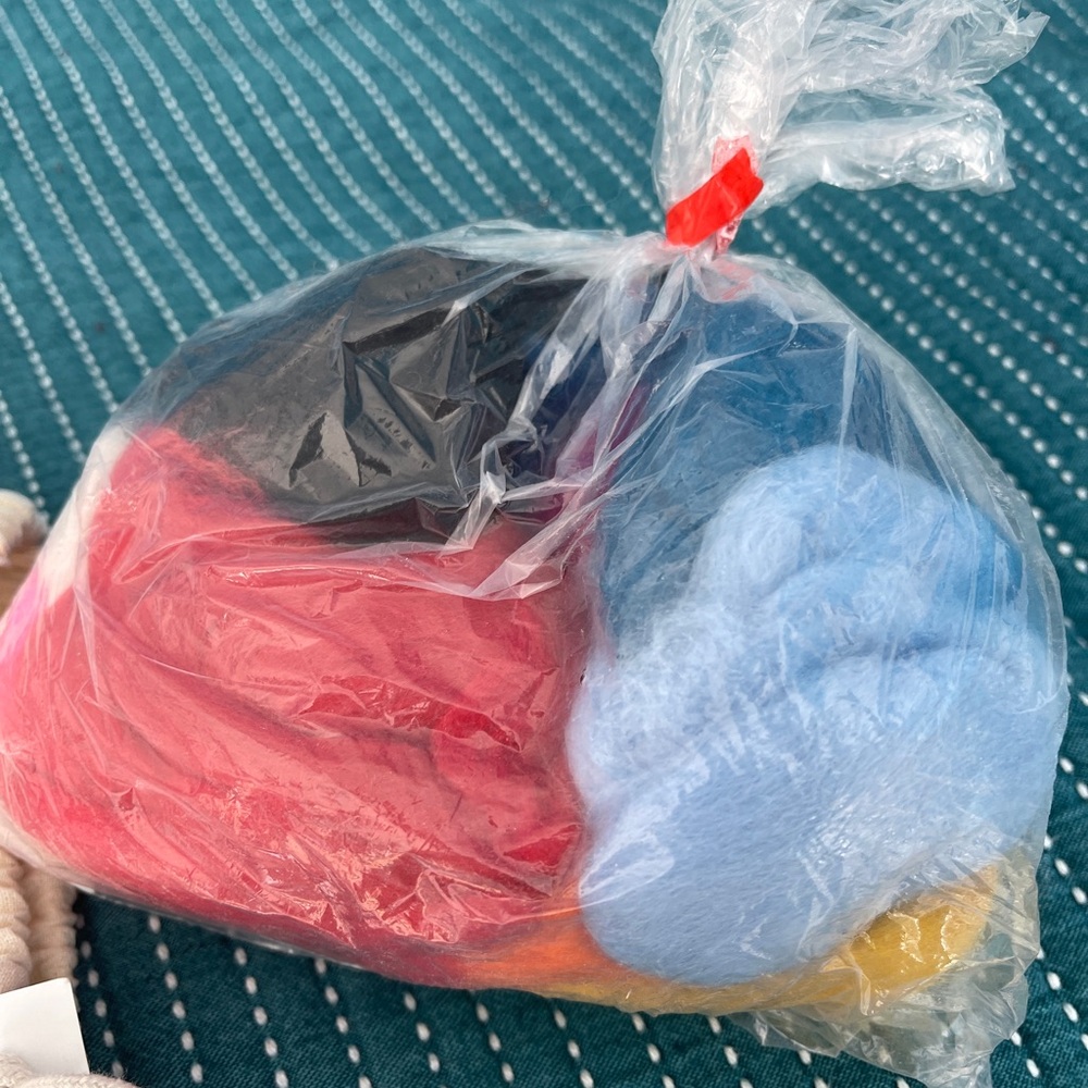 Basic Feltmaking Kit - Cream - Picture 4 of 6